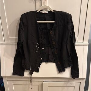 Elegant Black Women's Blazer by [Brand]